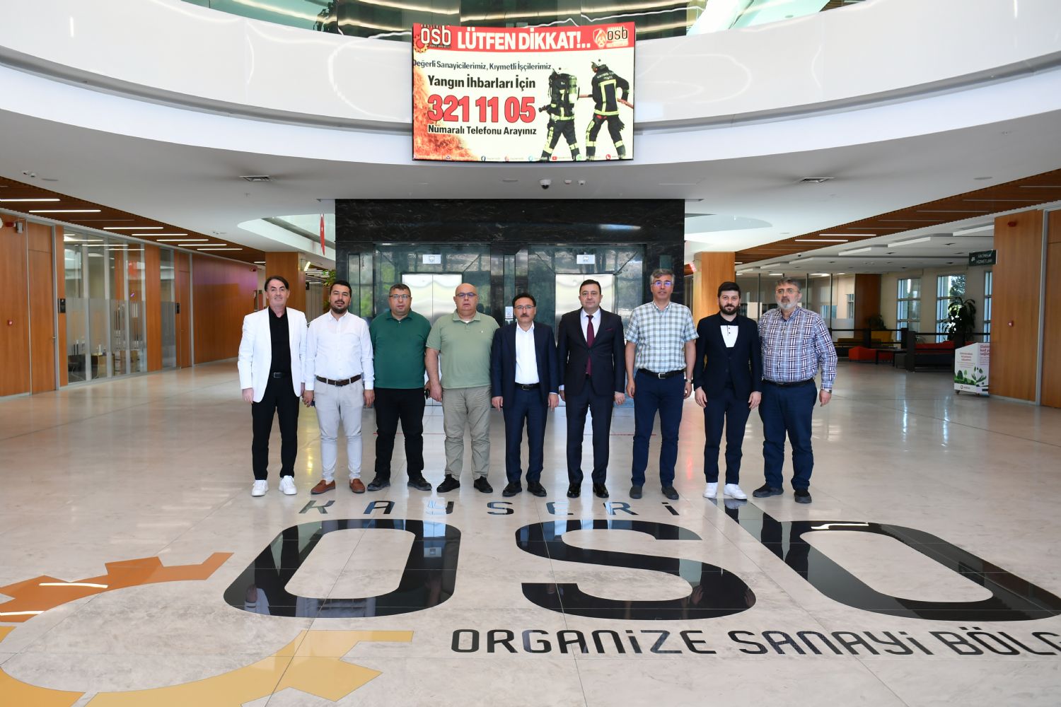 Kayseri Valisi Sn. Gökmen Çiçek, Kayseri Organize Sanayi Bölgesi Başkanımız Mehmet Yalçın ve yönetimiyle istişare toplantısında buluştu. 