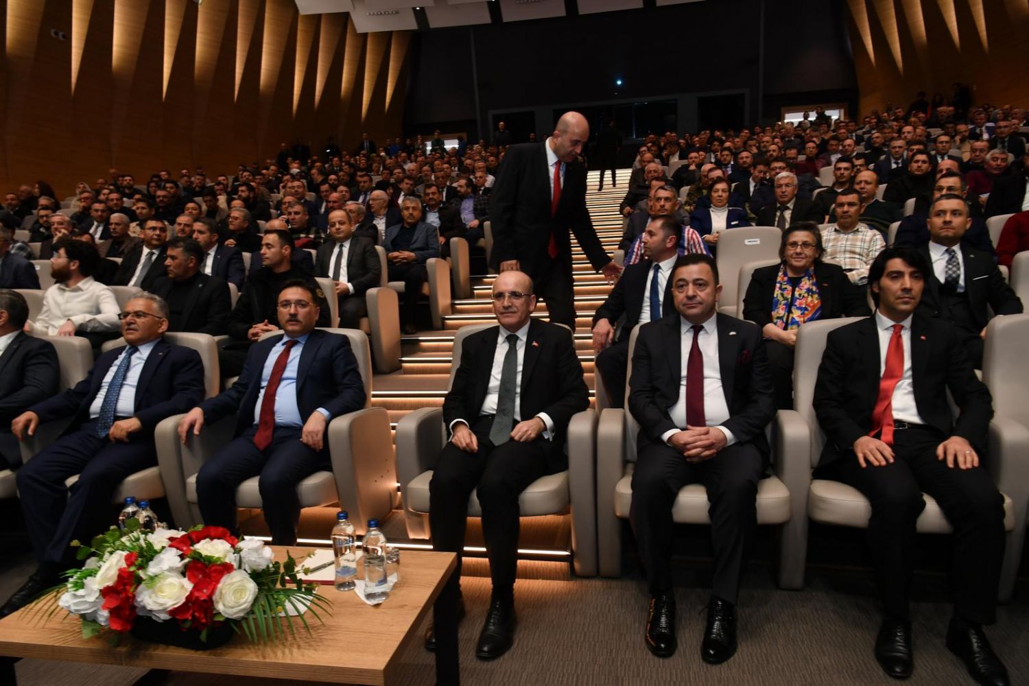 Hazine ve Maliye Bakanı Mehmet Şimşek, Kayseri OSB’de Sanayicilerle Buluştu